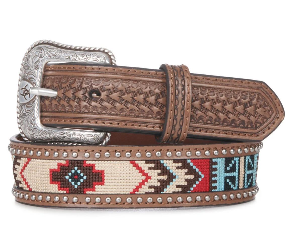 Cinturón vaquero Ariat marrón con diseño azteca y tachuelas para hombre