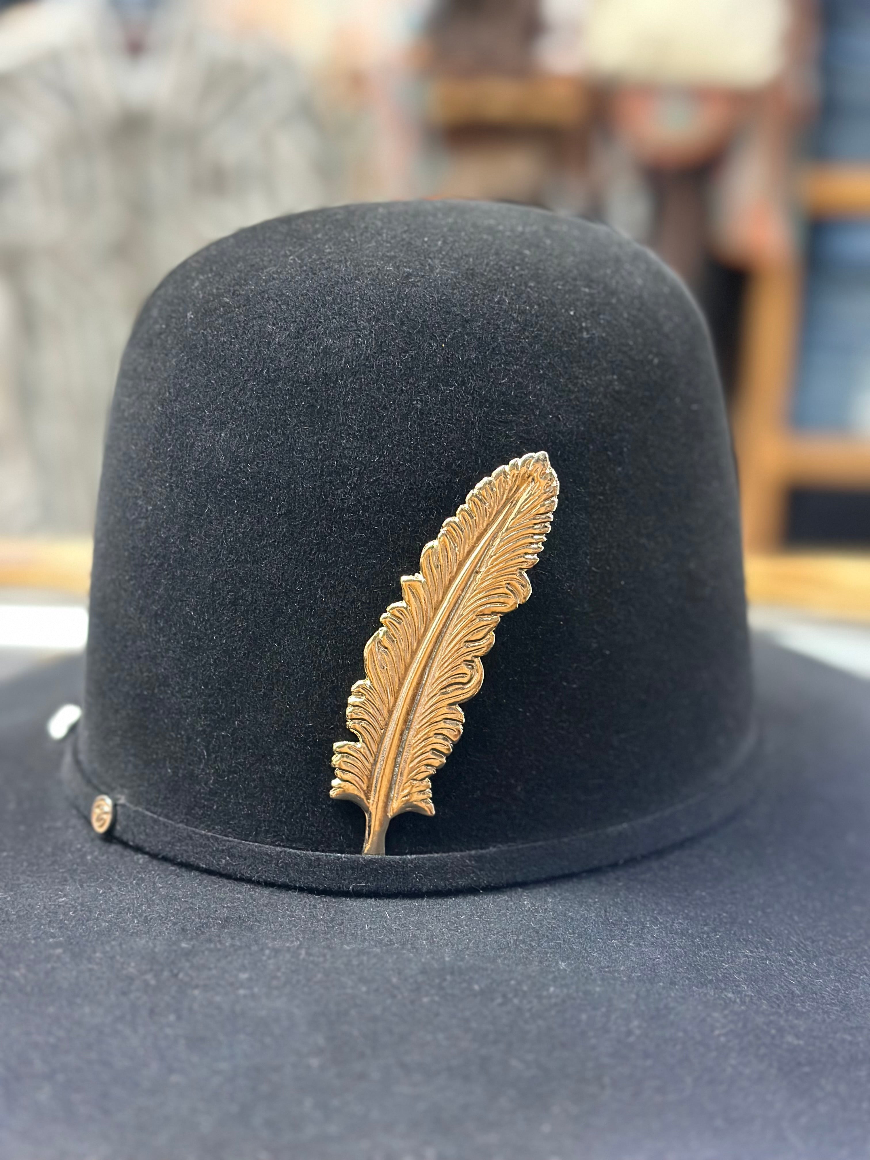 Pin de sombrero de plumas